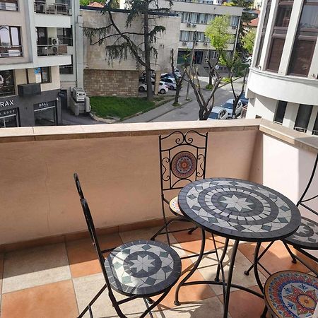 Red Velvet Apartment Varna Exterior photo
