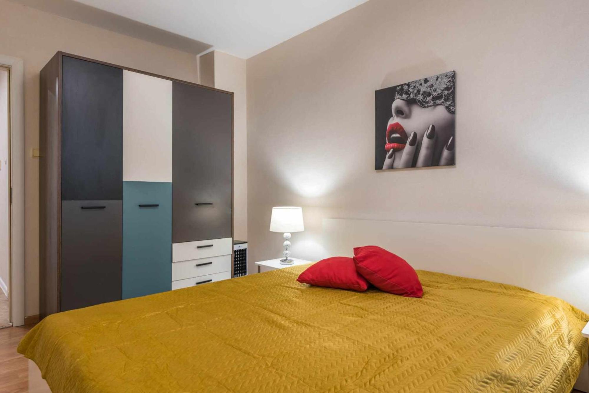 Red Velvet Apartment Varna Exterior photo