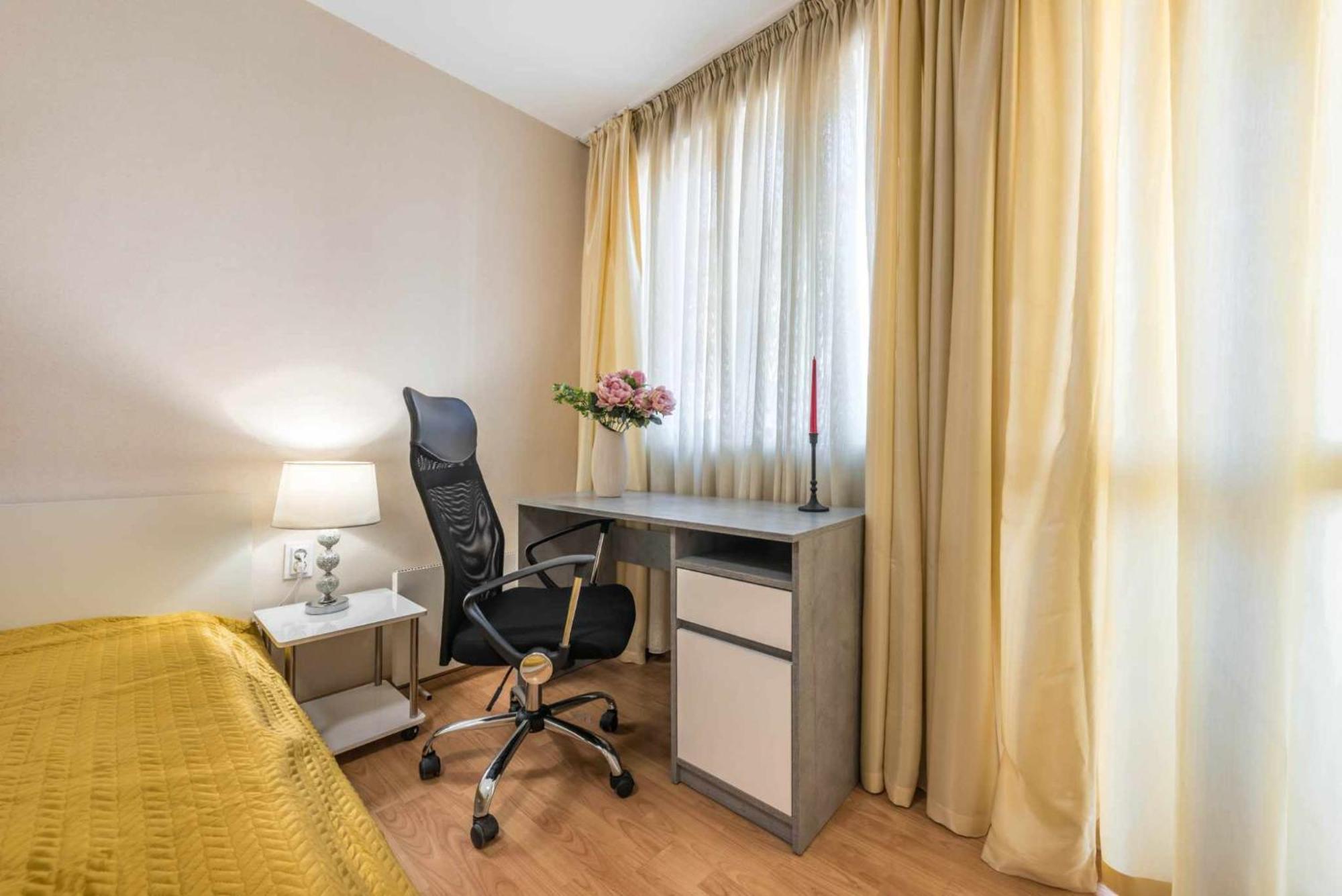 Red Velvet Apartment Varna Exterior photo
